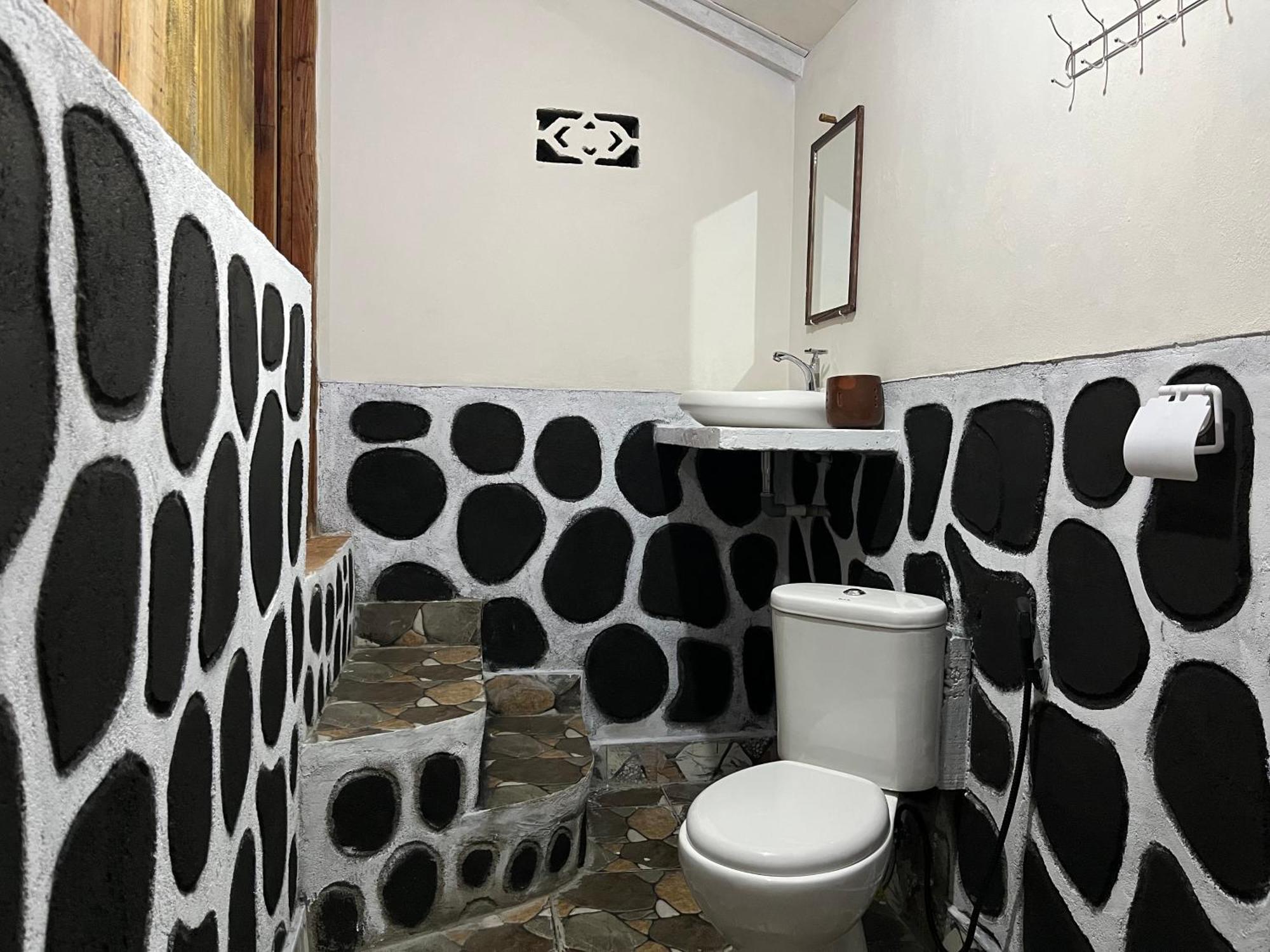 Syaqila Homestay Lombok تيتيباتو المظهر الخارجي الصورة